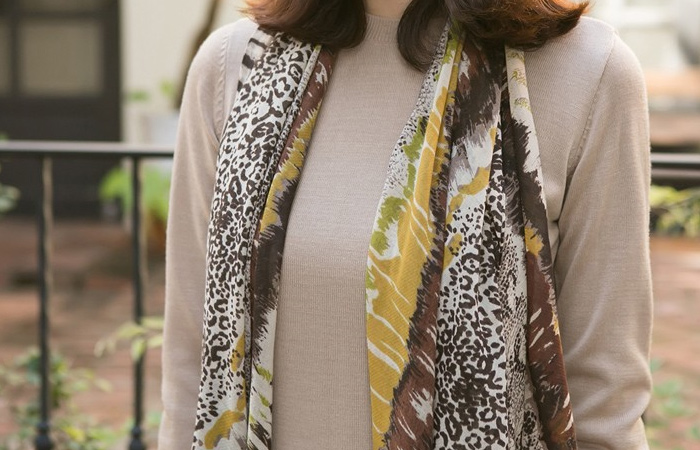 Leo Big Animal Scarf