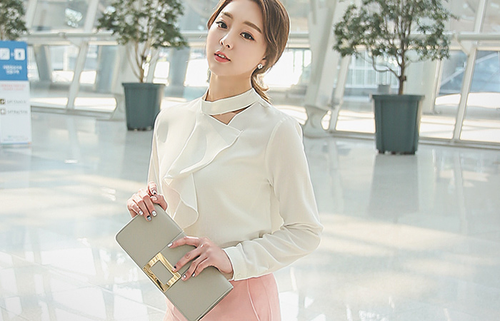 Ruffle Blouse Neck choker teuim