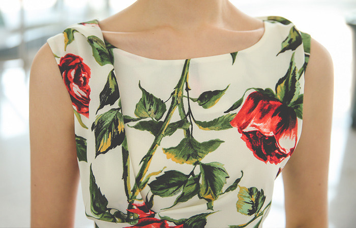 Shearing rose drape One Piece