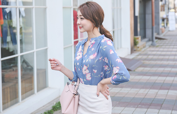 Moose Flower Chiffon Blouse