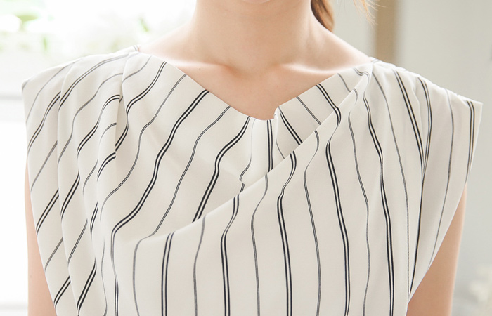 One Piece Stripe cowl