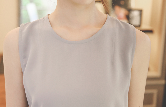 Modern Sleeveless Blouse
