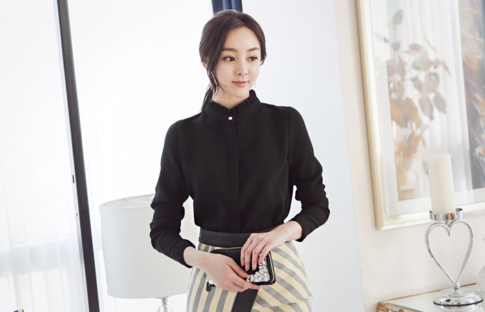 Frill-necked pearl Blouse