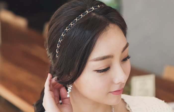 Twiddle chain headband