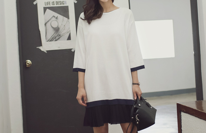 Bottom Pleats Knit Dress