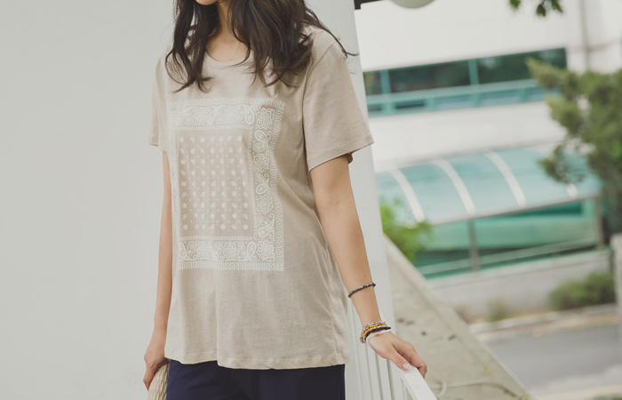 Antique printing loose T-shirt