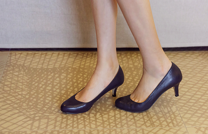 Cowhide Middle heel round nose