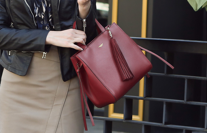 Decoration middle tassel bag