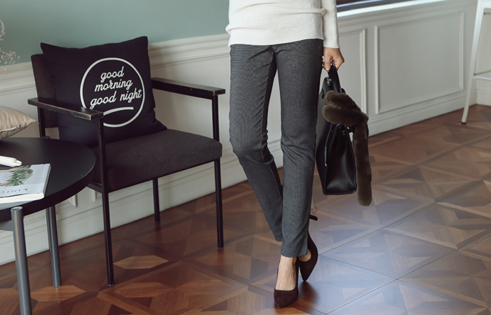 Black banding pattern leather pants pocket