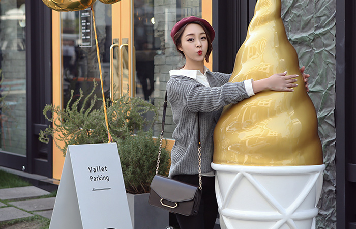 Preppy Twiddle V-neck Knit