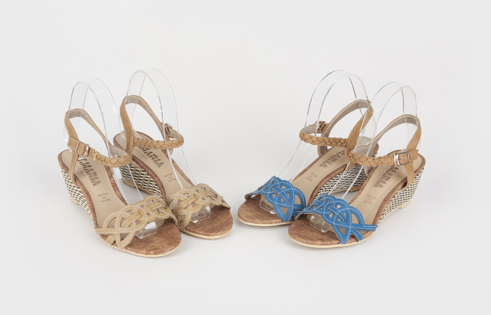 Punching Wood Wedge Sandals