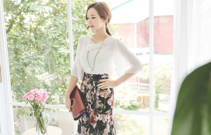 Pleats Sleeve Blouse Romance