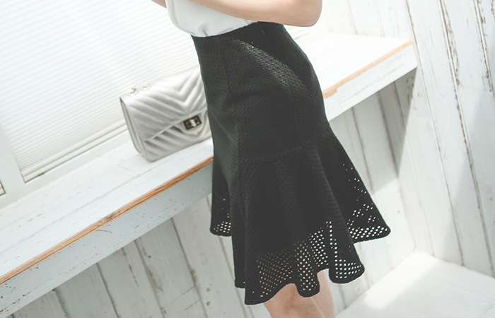 Punching Mermaid Skirt Square