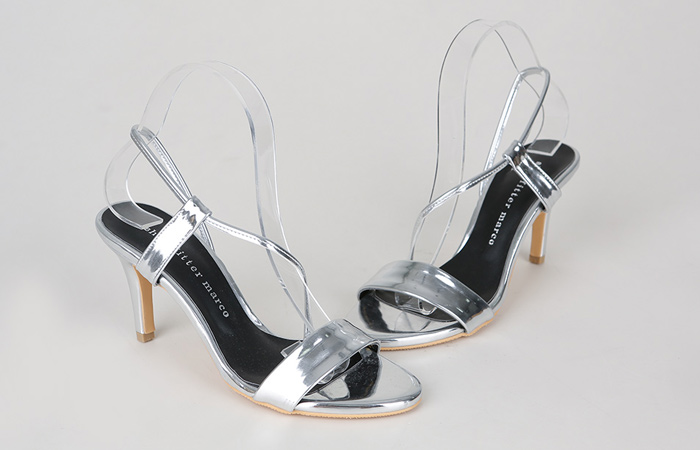 [Models wear29 car] Diagonal rounded heel sandals