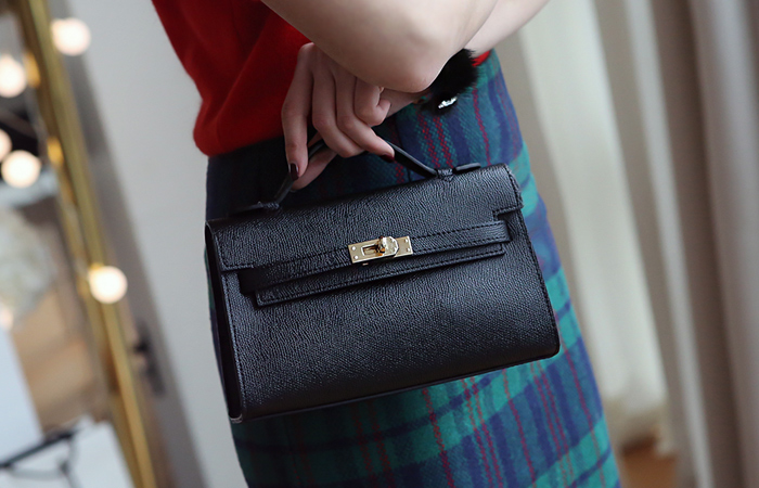 [Models wear29 car - Rainbow Mini Snap Clutch