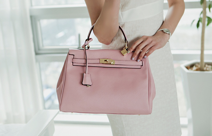 [Models wear29 car] Celeste brass Tote