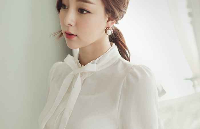 Lulu ribbon ruffles Blouse