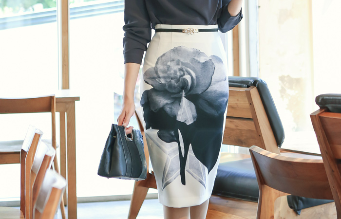 Black rose high waist Skirt