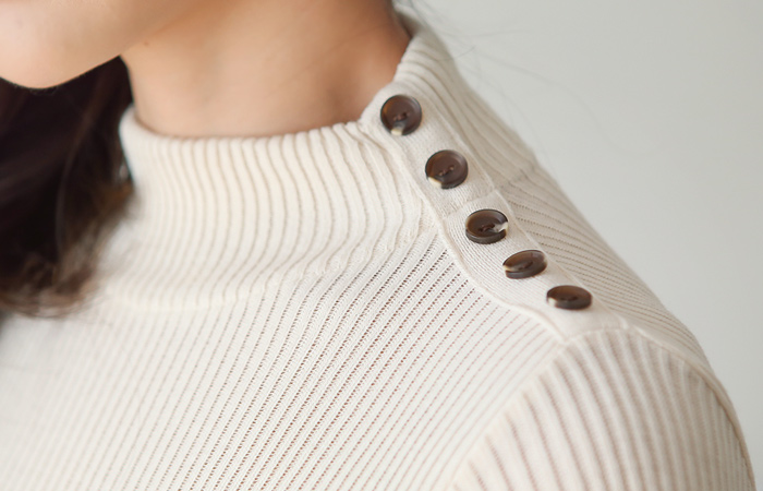 Corrugated Knit button halfway Paula