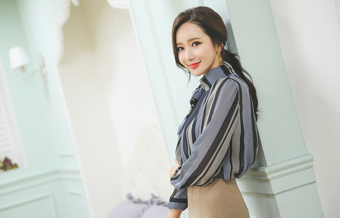 Modern Grid Neck Scarf Blouse