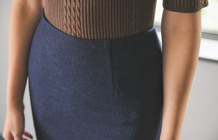 Bokasi curve incision Skirt