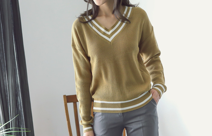 Preppy V-neck Knit