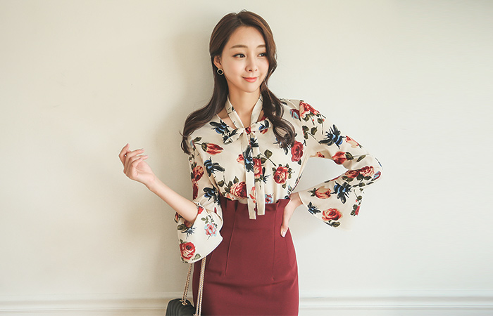 Flower Ribbon Tie Cuff Blouse
