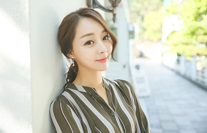 Half open polling color combination Blouse