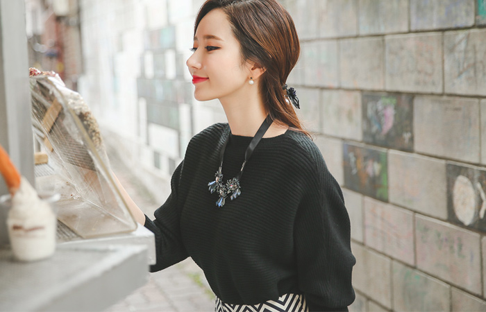 Stingray Boat Neck Knit moisturized