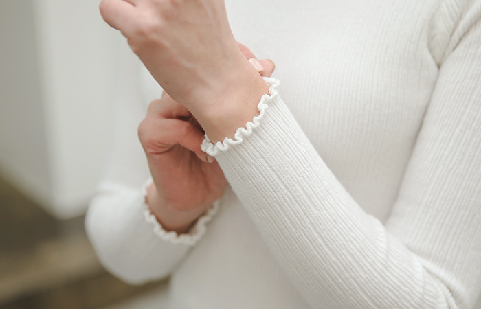 Corrugated Ruffle Knit random lines