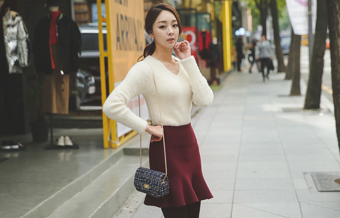 Moist four wings V-neck Knit