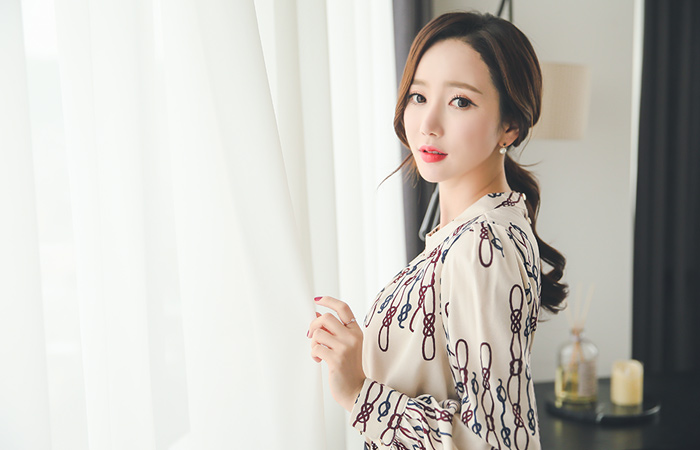 Rope Chain Silky Blouse