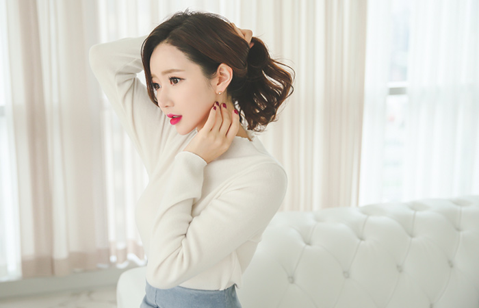 Soft napping line ruffle Tee