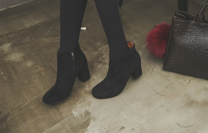 Suede Round ankle boots