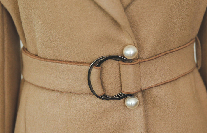 Long pearl belt buckle wool coat
