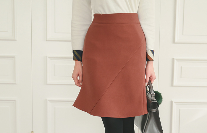 Gathered Skirt Ruffle oblique incision