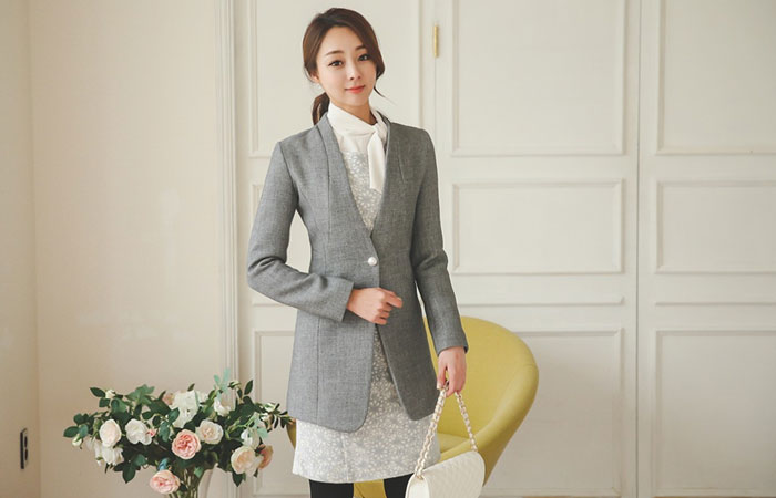 simple pearl button slim coat