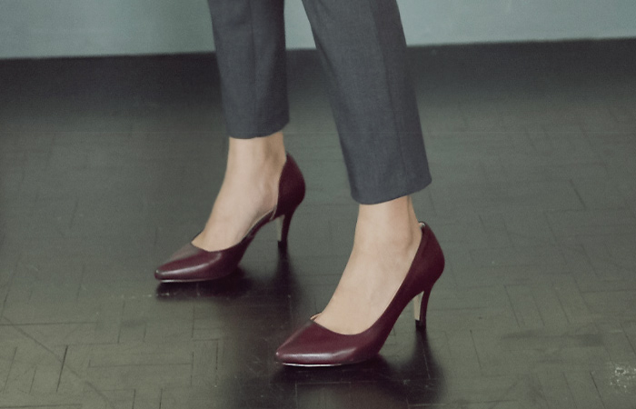 [Models wear28 car] simple, Adam stilettos