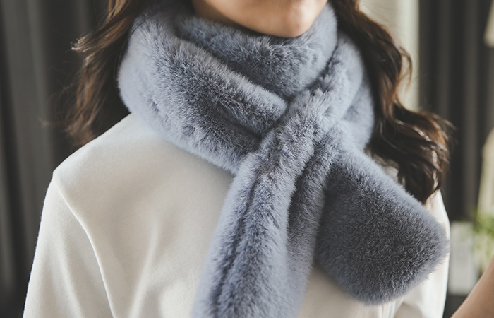 Bonnie fake mink fur muffler