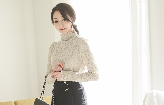 Race Span metallic blouse top