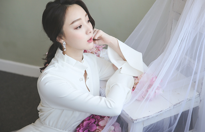 Premier pearl pin Pleat neck Dress (Sold-Out)