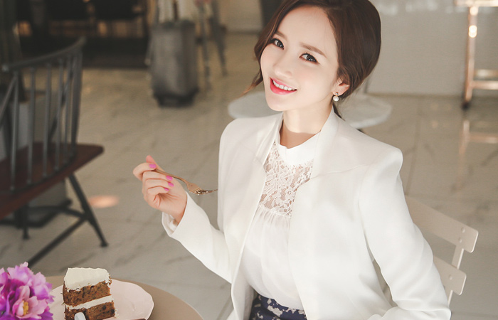 No collar simple Square Half Jacket