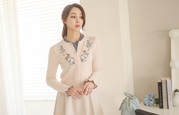 Romantic Flower Embroidery Cardigan