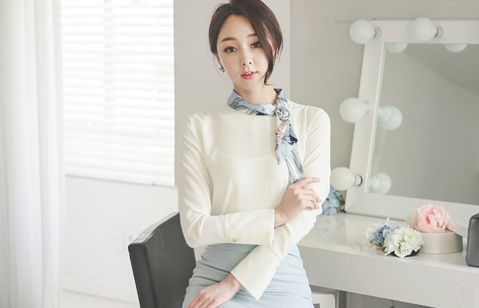 feminine scarf Blouse