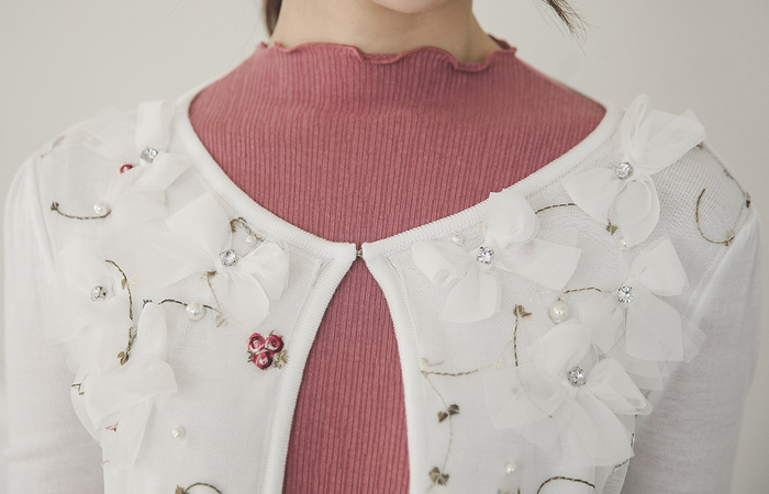 It rose pearl bowknot embroidery Cardigan