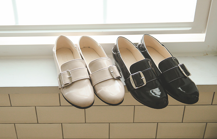 Enamel Square Buckle Loafers