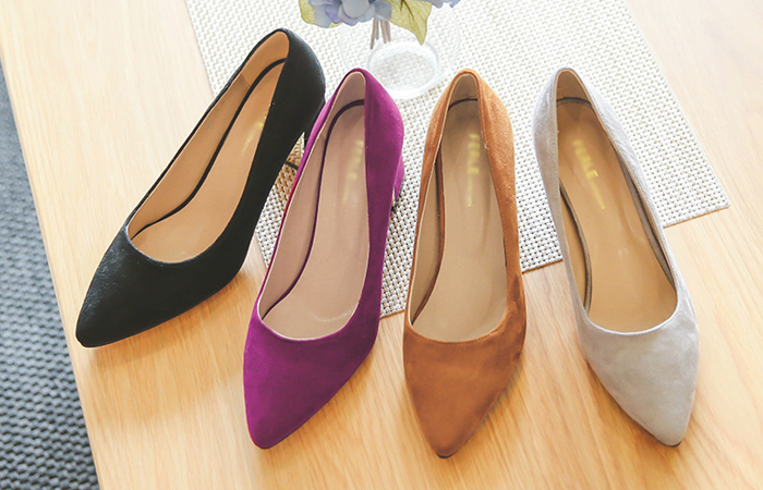 [Models wear30 car] gold tips middle Suede Pump