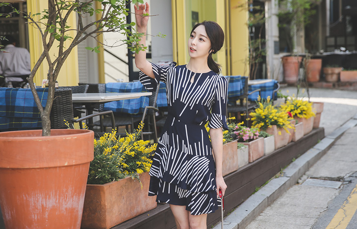 Stick Pattern Tiered Ruffle Dress