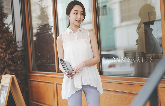 Sleeveless long blouse with shirt collar