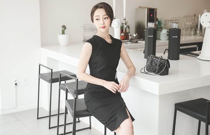 Glam Shirring brooch Dress